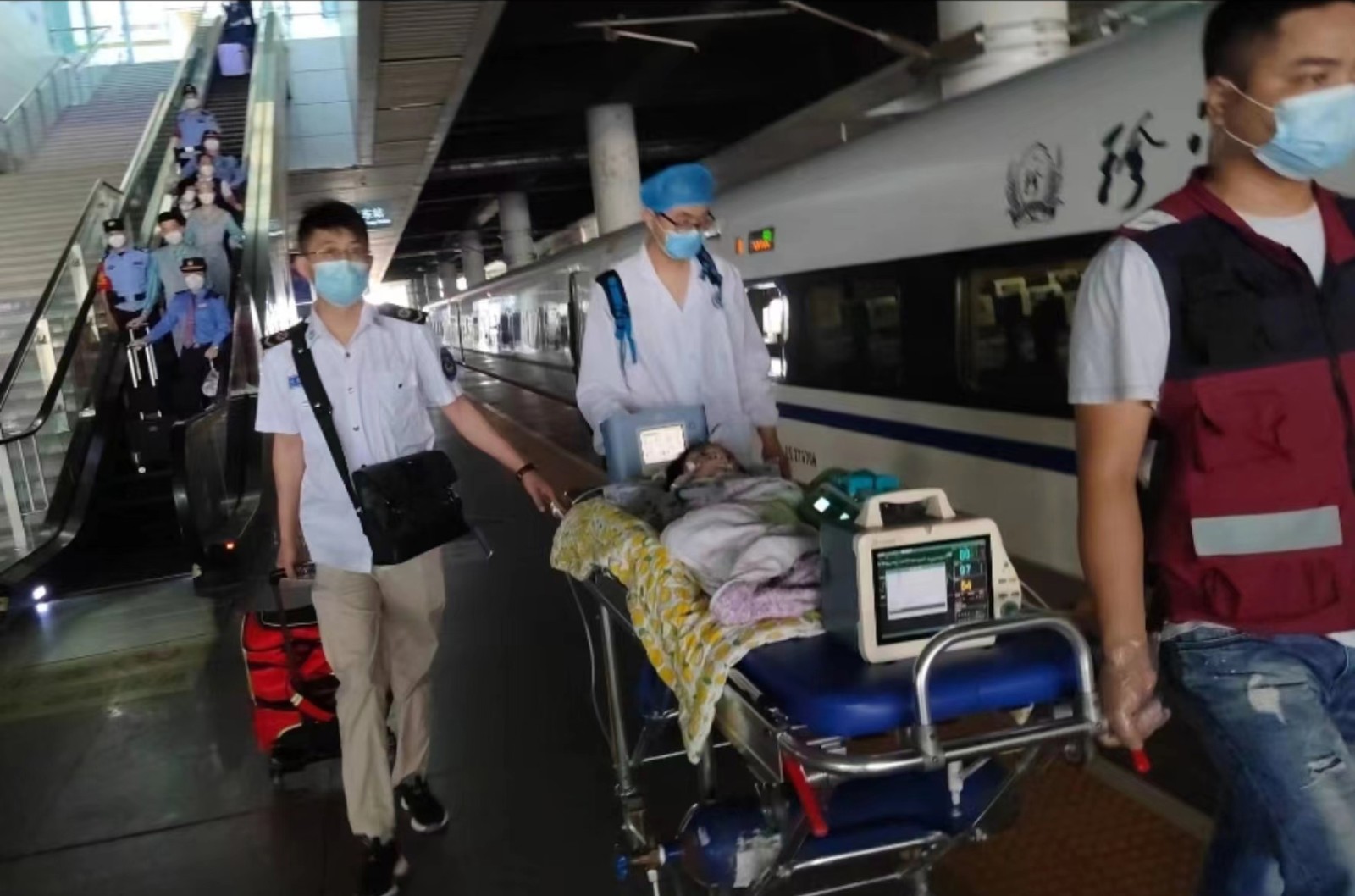 宝山高铁转运公司